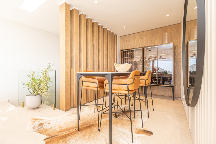 To Let 4 Bedroom Property for Rent in Fresnaye Western Cape